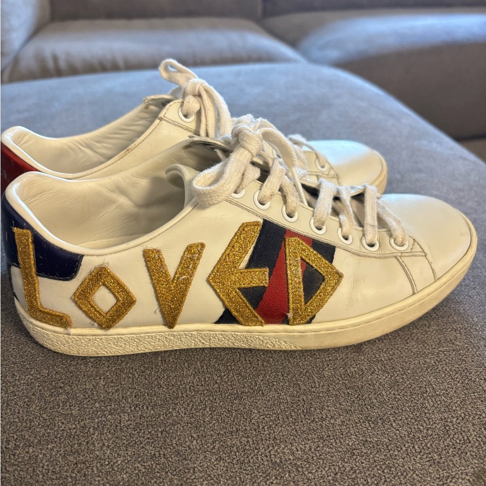 Authentic Gucci size 34.5 which is 5 - 5.5 US , used but still in good condition